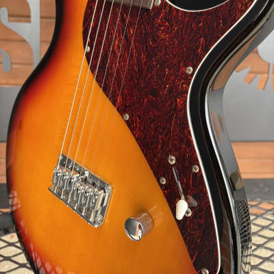 Line 6 Variax 500 Sunburst | Reverb