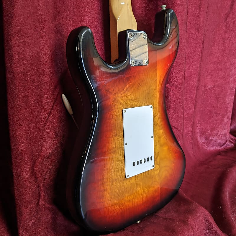 c. 1970s El Maya Junior Model - Vintage MIJ Lawsuit Era
