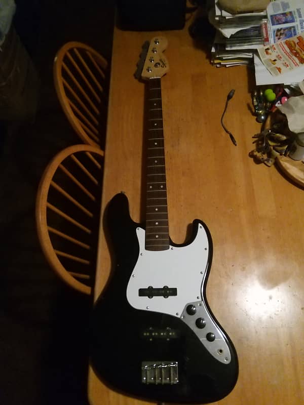 Squier by fender jazz bass スタンダードシリーズ Fender 