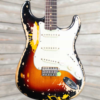 Fender Mike McCready Stratocaster - Road Worn 3 Tone Sunburst (00721-C1C19)