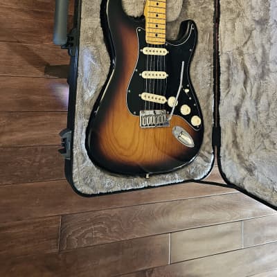 Fender American Ultra Luxe Stratocaster with Maple Fretboard 2021 - Present - 2-Color Sunburst image 1