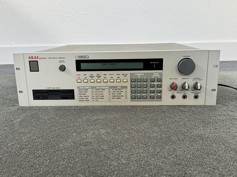 AKAI S-950 / S950 digital sampler, MAX MEMORY, all original, shipping from  EUROPE, make OFFER