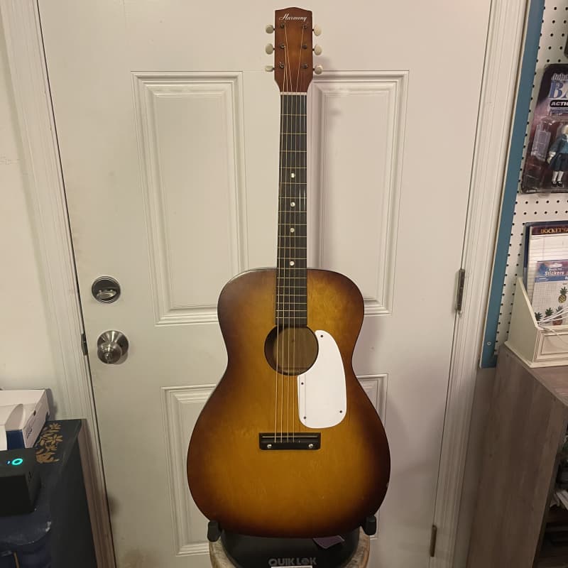 Reverb deals parlor guitar