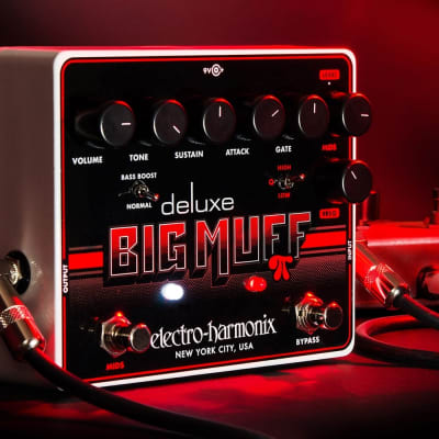 Electro-Harmonix Deluxe Big Muff Pi Distortion / Sustainer