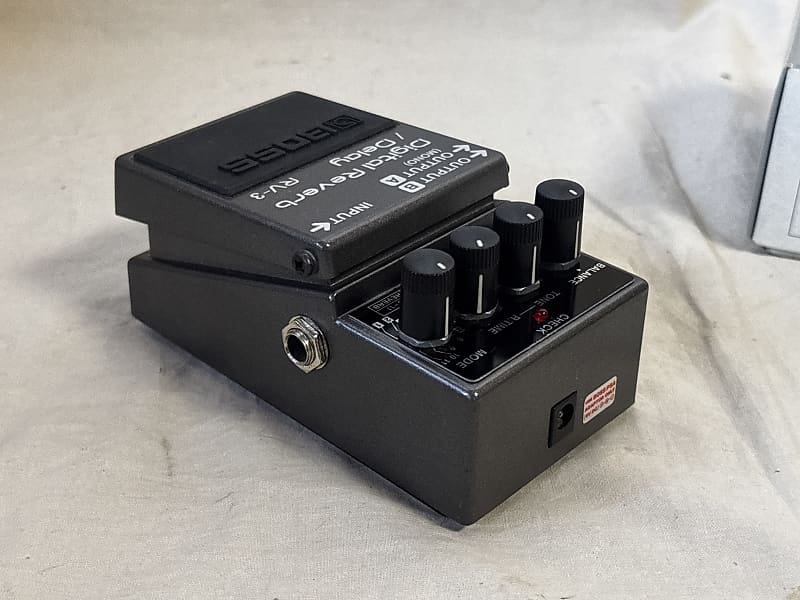 Boss RV-3 RV 3 Digital Reverb/Delay Guitar Effect Pedal w
