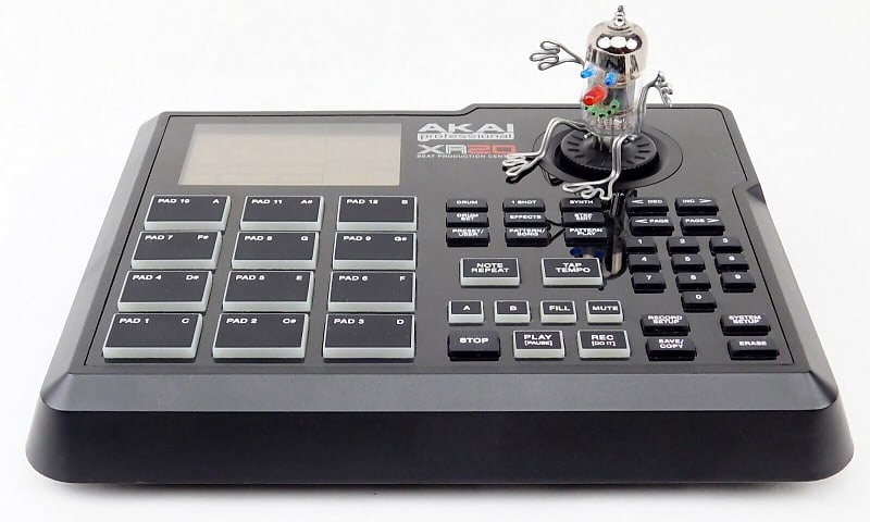 Amazon.co.jp: AKAI ドラムマシン XR20 : 楽器・音響機器