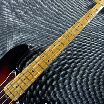 Fender American Professional II Jazz Bass, Maple- 3-Color Sunburst (US23117647) image 7
