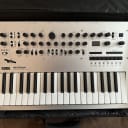 Korg Minilogue 4-voice Analog Polyphonic Synthesizer with Official Case and additional chargers