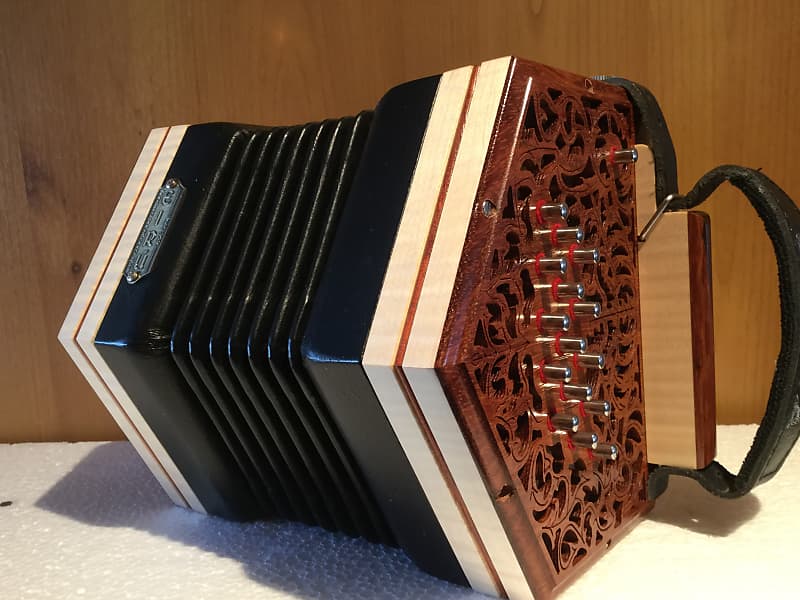 The Eirú Concertina by The Irish Concertina Company Reverb