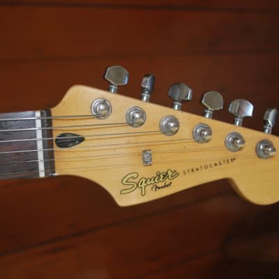Squier Vintage Modified Stratocaster 2008 3 Colour Sunburst image 3
