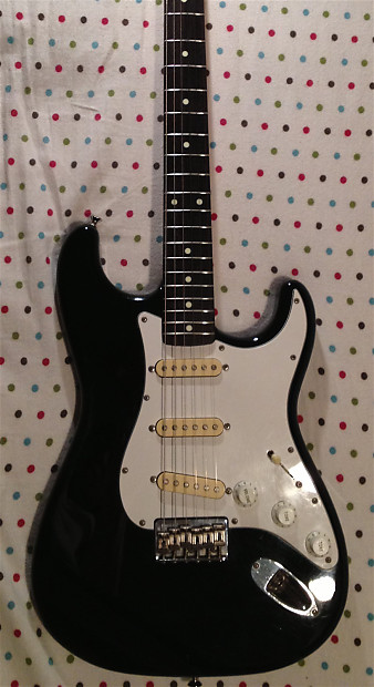 〜10/10最終値下げFender Japan stratocaster 10/10最終値下げFender Japan stratocaster