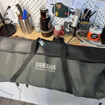 Yamaha PSR-32 with original power supply and very rare carrying case/bag. image 7