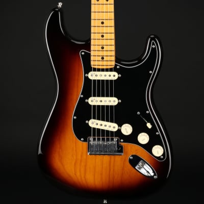 Fender American Ultra Luxe Stratocaster, Maple Fingerboard, 2-Color Sunburst #US210042846 - Pre-Owned for sale