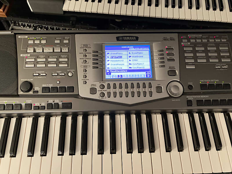 yamaha PSR 1000 2001-2ish - silver