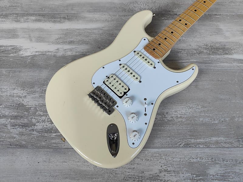 2010 Fender Japan HSS Stratocaster Standard (White) | Reverb Belgium