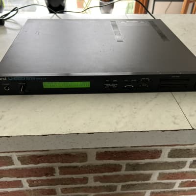 Roland U-220 RS-PCM Sound Module 1989 - 1992 - Black