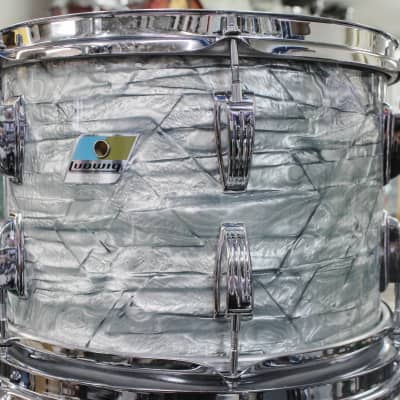 Ludwig 1971 3 Ply Clear Interior Blue/Olive Badge Drum Set Sky Blue Pearl image 2