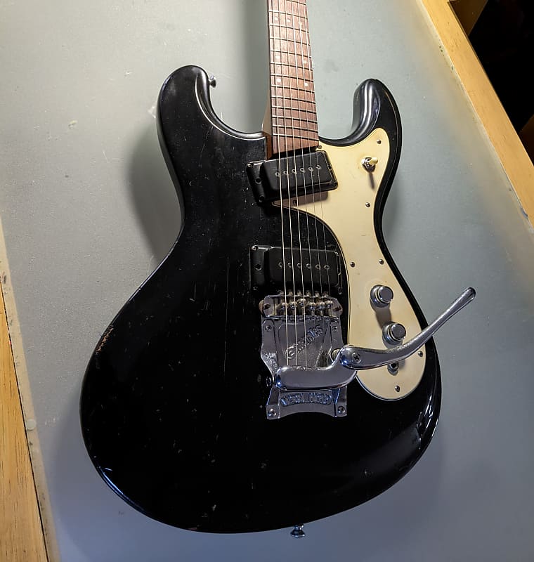 Morales モズライトタイプ ベンチャーズ ビザールギター ZEN-ON Morales (Zen-on) ZES-300 - Black, Vibramatic, Mosrite