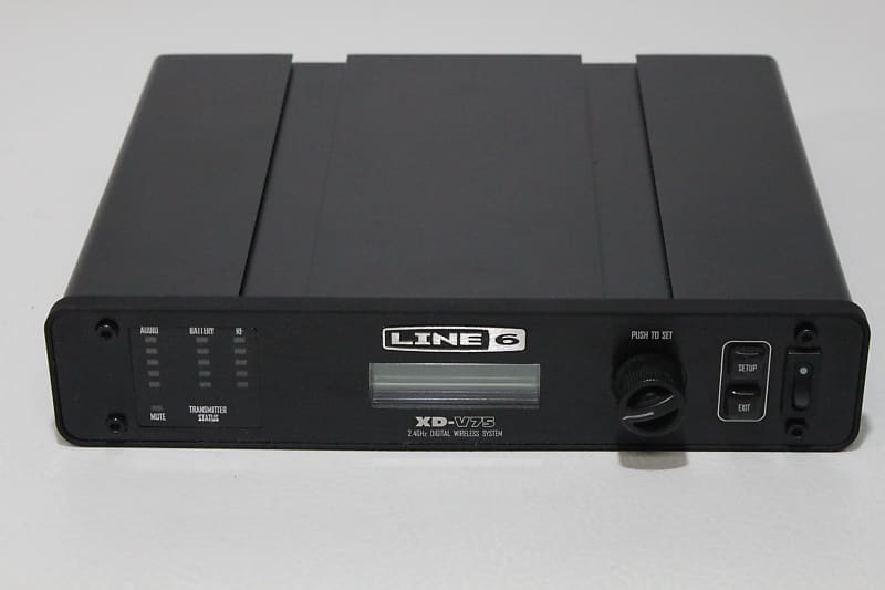 Line 6 XD V75 Receiver With Handheld THH12 Wireless Microphone