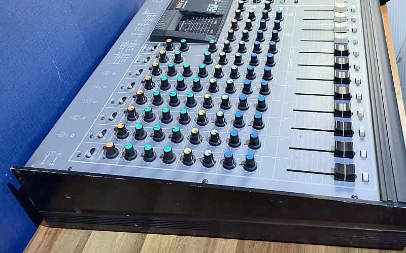 希少！Roland RM-84 ビンテージアナログミキサー 希少機材 Roland RM-84 ビンテージアナログミキサー 動作品