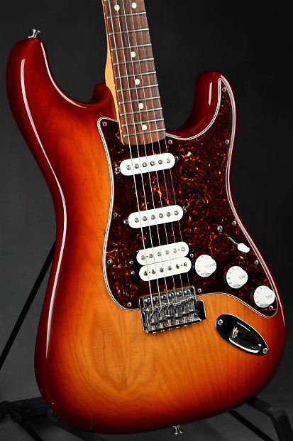 Fender stratocaster sienna sunburst hss 2025