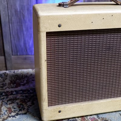 Gibson  GA-5 5-Watt Guitar Tube Amplifier Late 1950's to Early 1960's - Vintage White image 4
