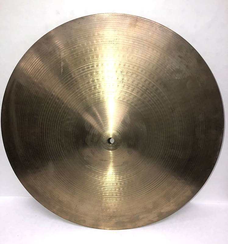 Vintage c1980 - 18 inch Avedis Zildjian Medium Crash Cymbal Vintage c1980 - 18 inch Avedis Zildjian Medium Crash Cymbal