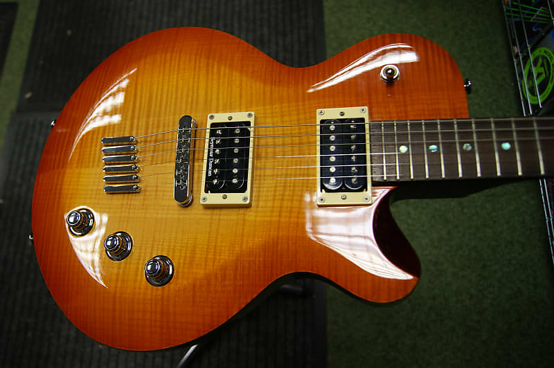 Yamaha AES620 electric guitar in honeyburst - made in Korea