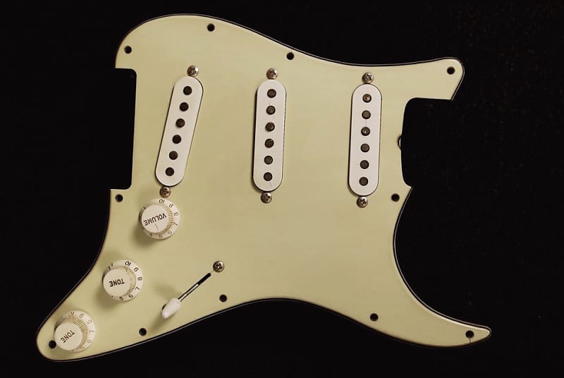 Stratocaster / Strat Aged Loaded Guard / Loaded Pickguard 1963-1964-1965 Greenish - Aged - Relic image 1