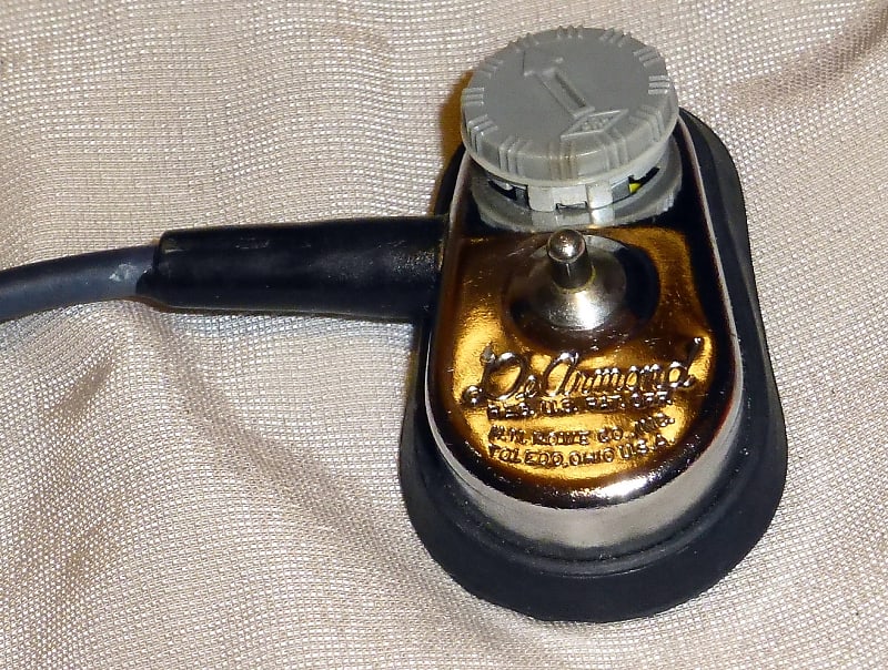 DeArmond Model 700 Pickup 1960s Tested Works Great Complete with the Original 12 foot Cord Excellent image 1