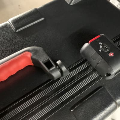 Gator GTSA-MIX12PU Molded Mixer Case with 12U Pop-Up Rack Rails & TSA latches image 4