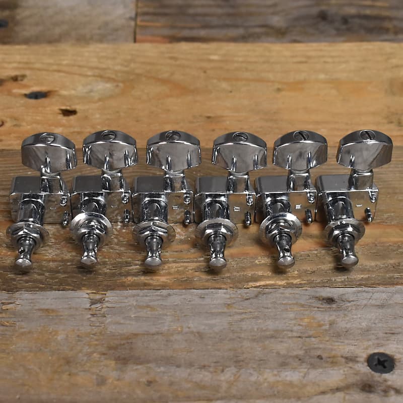 PreOwned Fender ClassicGear Tuning Machine Set Chrome Reverb