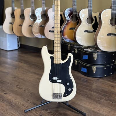 Fender Bullet Bass Deluxe (B-34) Ivory White for sale