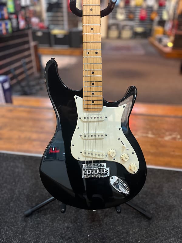 Behringer SStyle (Black) Electric Guitar Reverb