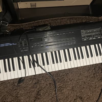 Roland D-20 61-Key Multi-Timbral Linear Synthesizer / Multitrack Sequencer