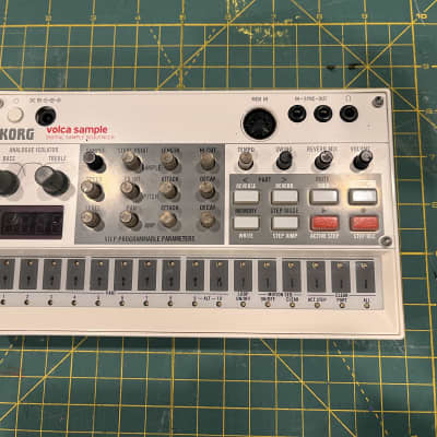 Korg Volca Sample Digital Sampler & Sequencer