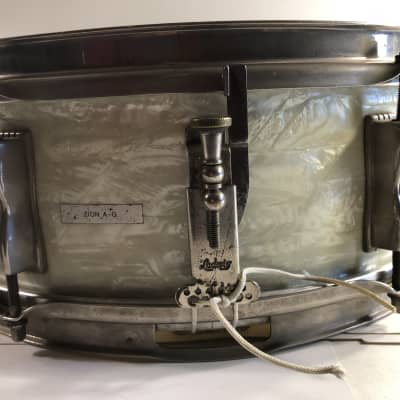 Ludwig No. 491 Pioneer 5x14" 6-Lug Snare Drum with Keystone Badge 1968 - 1969 - White Marine Pearl image 3