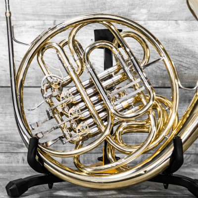 Conn 6D French Horn Outfit image 4