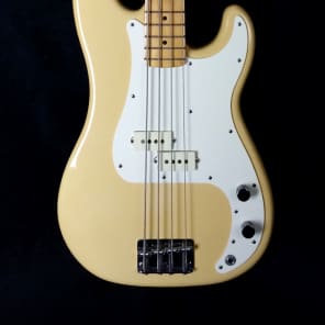 Fender P-bass 1983 Cream/off White P Bass image 1