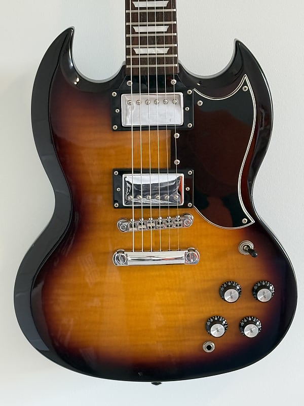 Epiphone G-400 Deluxe (1999 - 2010) | Reverb