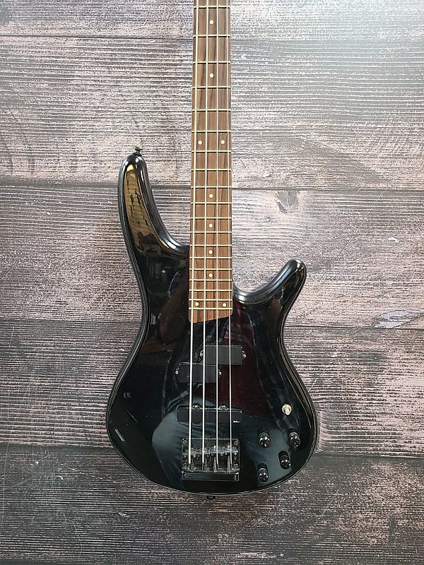 Ibanez SR 400 Bass Guitar (Nashville, Tennessee)