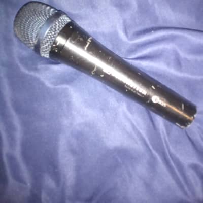 Sennheiser e935 Handheld Cardioid Dynamic Vocal Microphone. NON FUNCTIONING