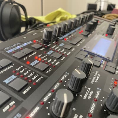 Access Virus TI Desktop Digital Synthesizer 2000s - Black