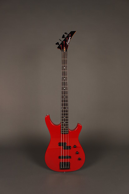 Larrivee bass hot sale