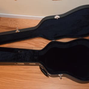 TKL 8815 Prestige Dreadnought Guitar Case with Combination Lock for Martin and Similar Dreadnoughts image 5