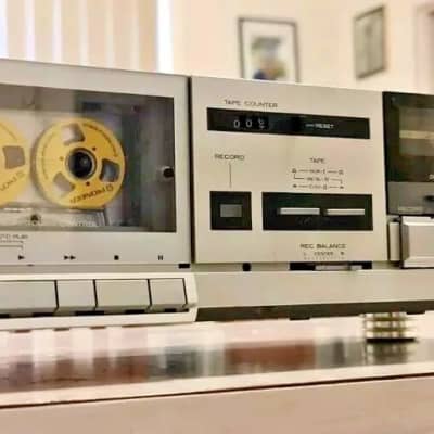 VINTAGE HITACHI TAPE DECK/RECORDER/MADE IN JAPAN image 6