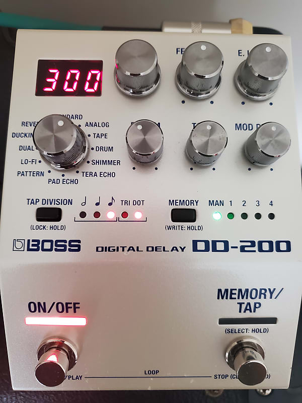 BOSS DD 200 Digital Delay 2019 Satin Silver Reverb
