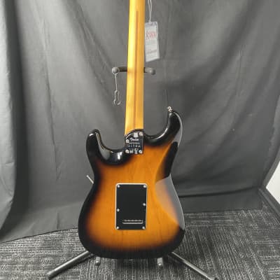 Fender American Ultra Luxe Stratocaster with Rosewood Fretboard 2021 - Present - 2-Color Sunburst image 5