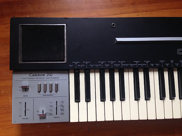 Vintage 1980's Casio Casiotone 202 49 Key Electronic