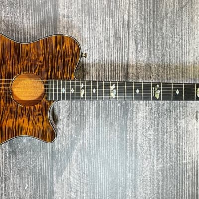カイルスグリフォン Ibanez QX527 7-string Pale Moon Ebony Natural Flat (293